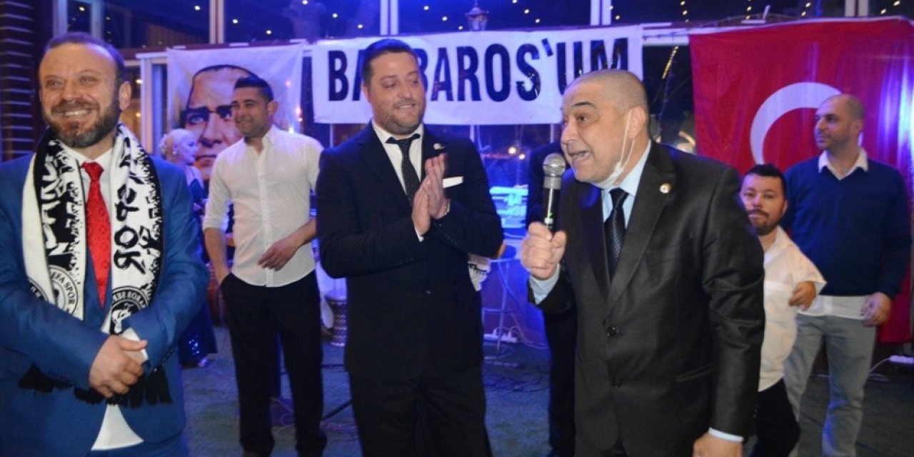 Ayvalık’ta Barbaros Sefaspor şampiyonluğunu kutladı