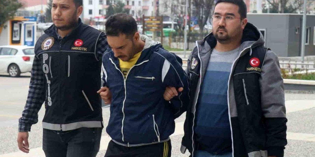 Bolu’da, uyuşturucu ile yakalanan Suriye uyruklu şahıs tutuklandı