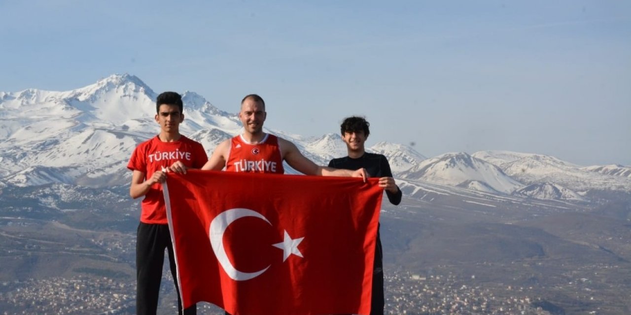 Hasketbol Genclik ve Spor Kulübünden Çanakkale Zaferi ve Şehitleri anma tırmanışı
