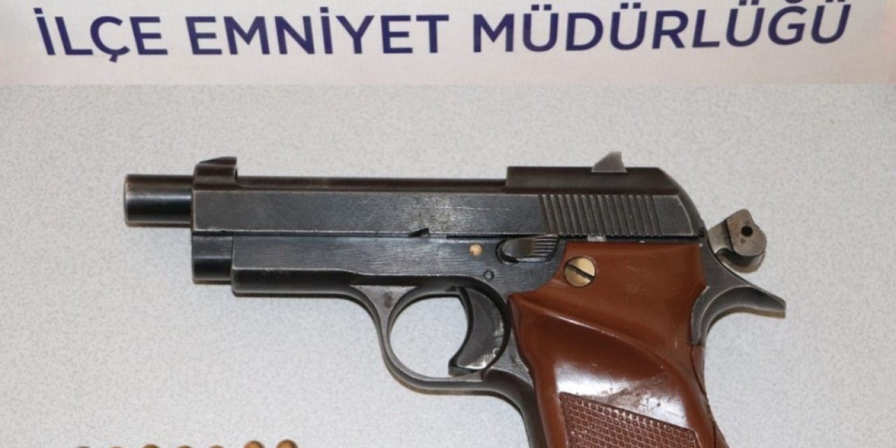 Beş ayrı suçtan aranıyordu, altıncı suçunu işledi