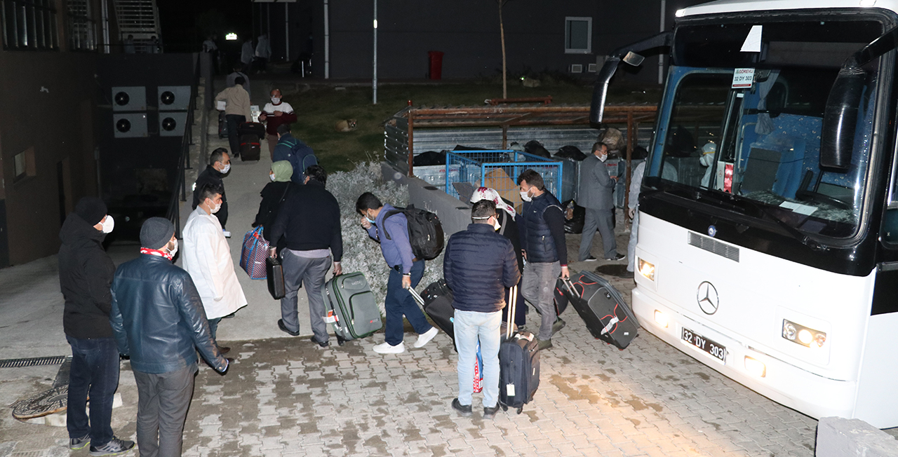 Isparta'da umreden dönen 74 kişi daha yurda yerleştirildi