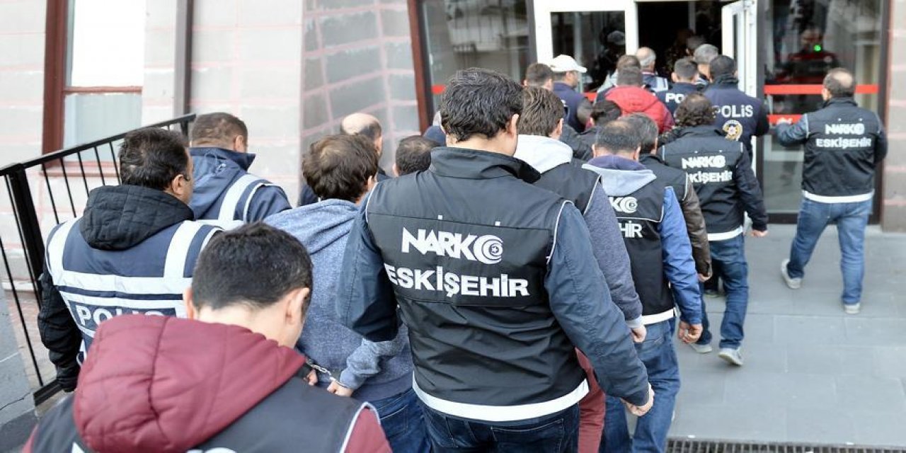 63 ilde uyuşturucu operasyonu! 3 bin 844 kişi yakalandı