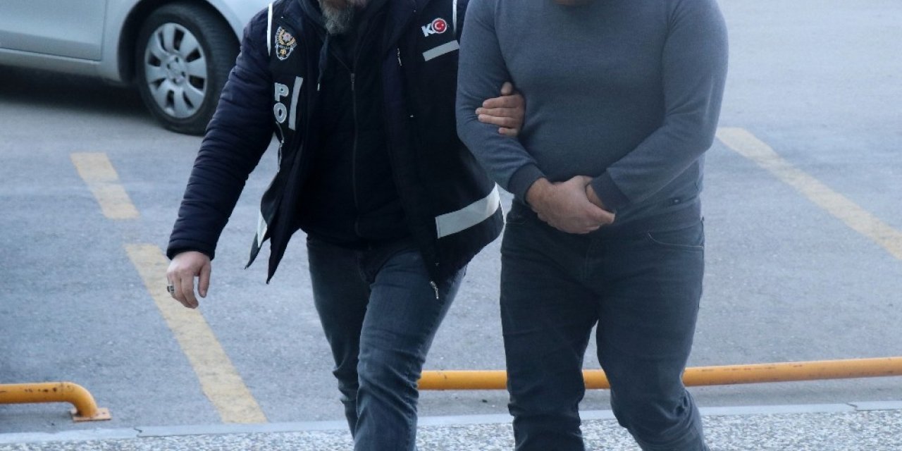 Bolu’da, esrarla yakalanan şüpheli adliyeye sevk edildi