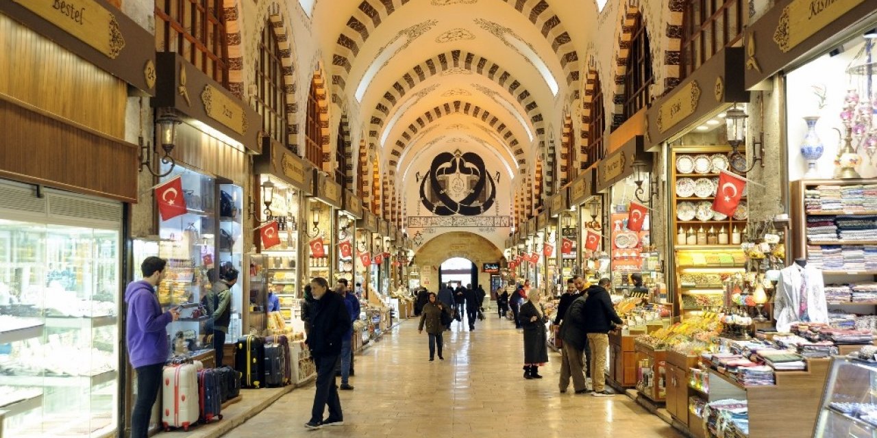 Mısır Çarşısı sessizliğe büründü