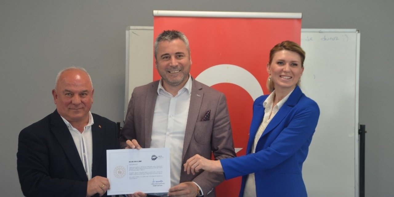 Gençlik ve Spor Bakanı Kasapoğlu adına kulüp başkanlarına sertifika verildi