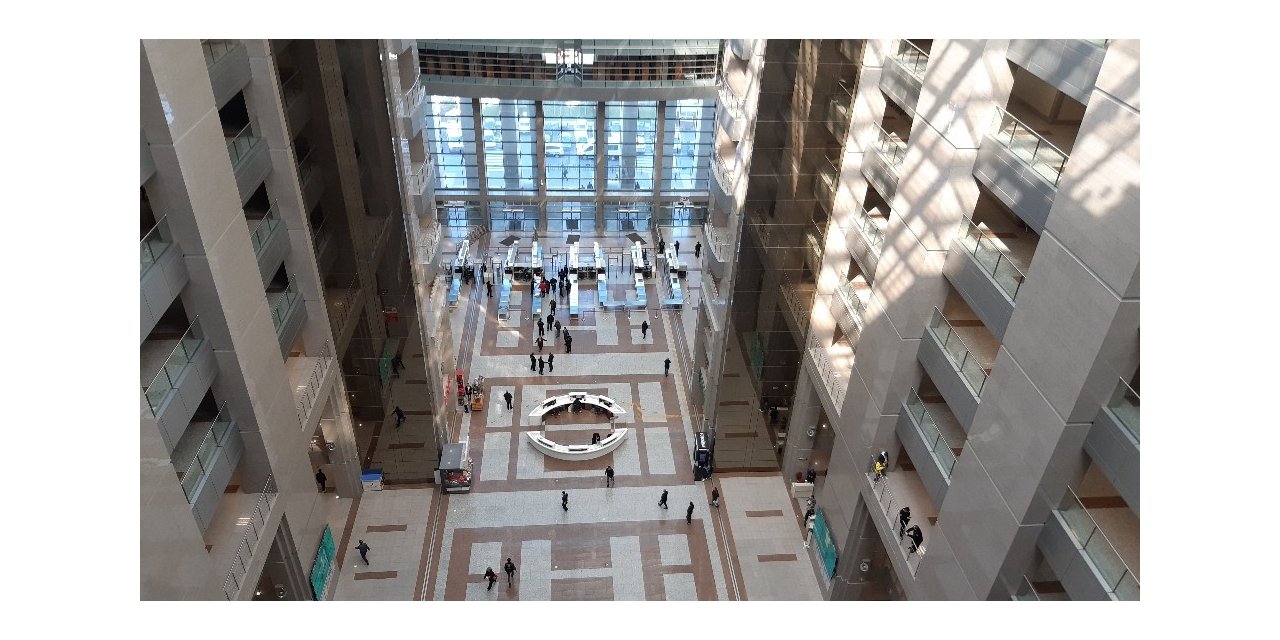 İstanbul Adalet Sarayı koridorları boş kaldı