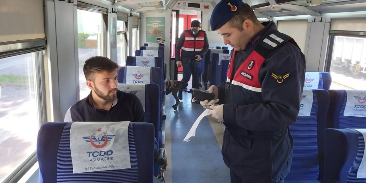 Manisa’da jandarmadan trende asayiş uygulaması