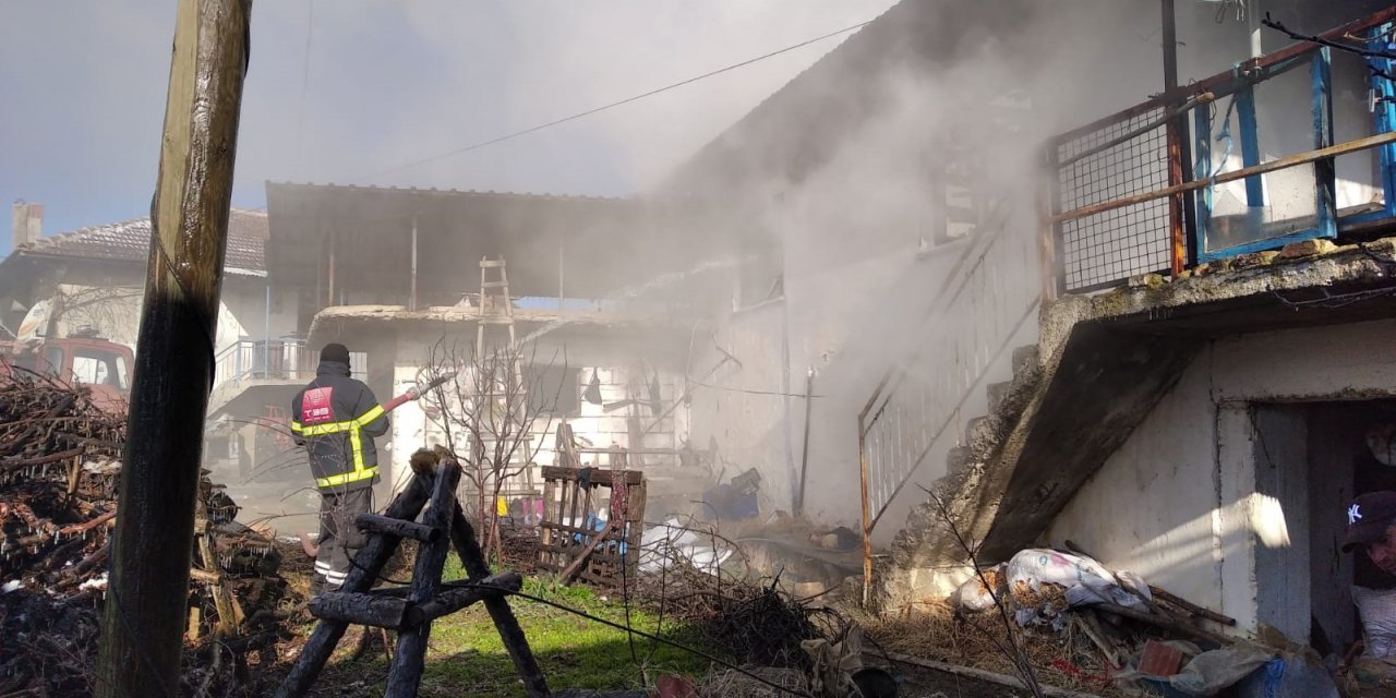 Kütahya'da evde çıkan yangında bedensel engelli kişi öldü