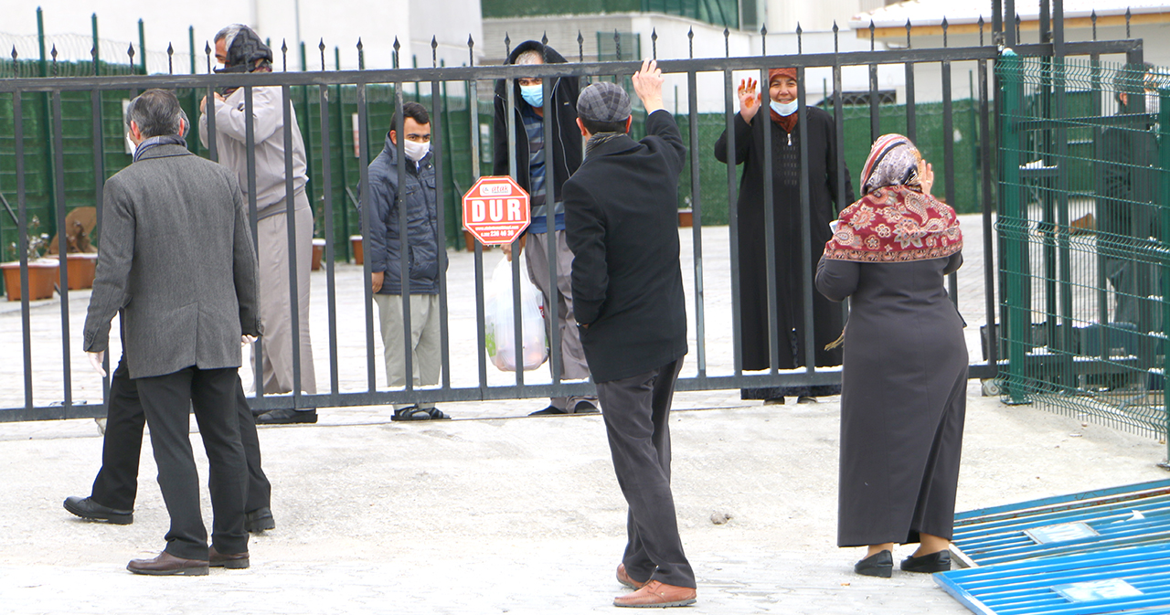 Konya'da umreden dönenlerin karantina süreci devam ediyor 