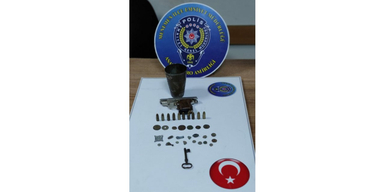 İzmir’de tarihi eser kaçakçıları yakalandı: 26 parça tarihi eser ele geçirildi