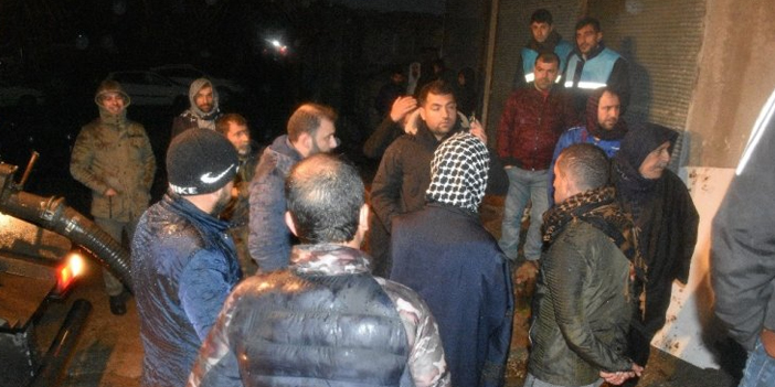 Sel yıktı geçti! Evler su altında kaldı, hayvanlar telef oldu