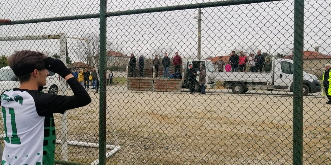 Futbol sevgisi korona virüs dinlemedi