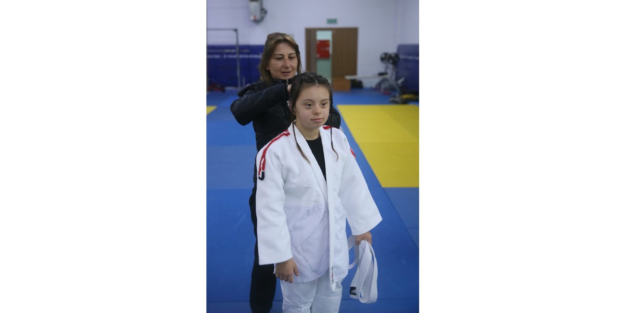 Tatami ve havuzun özel sporcusu: Şevval Devrim