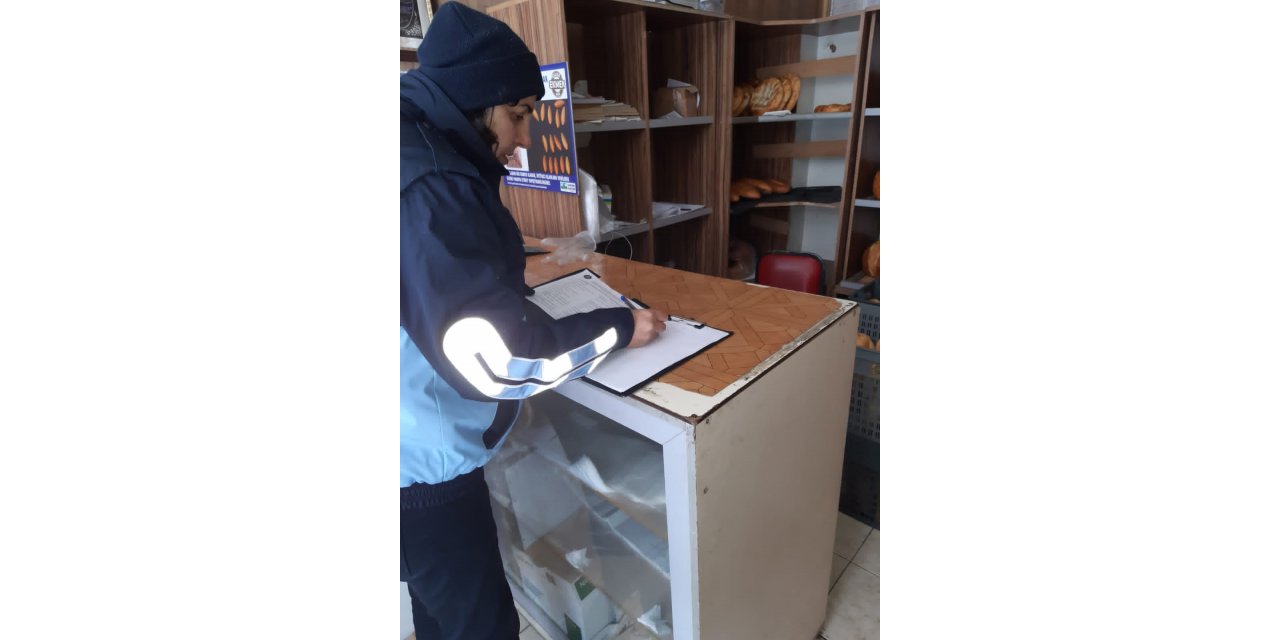 Ulaş Belediyesi zabıta ekipleri marketleri denetledi