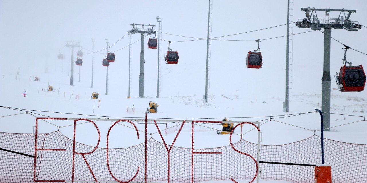Erciyes'te kar kalınlığı 105 santimetre ölçüldü