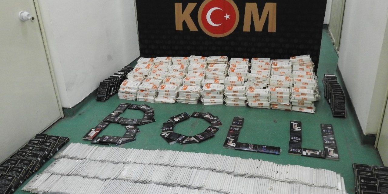 Bolu’da, 4 bin 515 adet kaçak cep telefon aparatı yakalandı