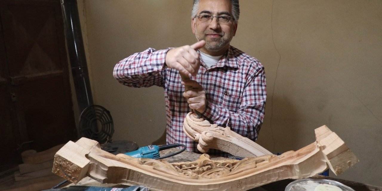 Suriyeli oymacılar Türk mobilya sektörüne canlılık getirdi