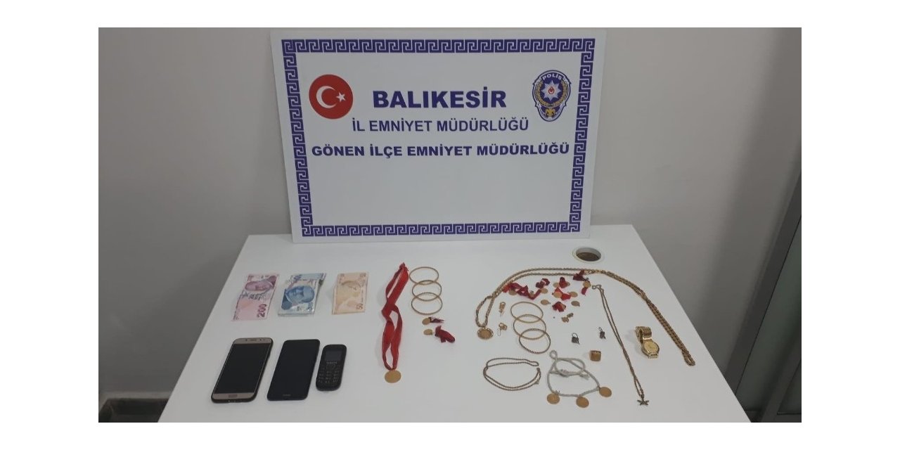 Çalınan altınları teslim edilen kadın polise dualar etti