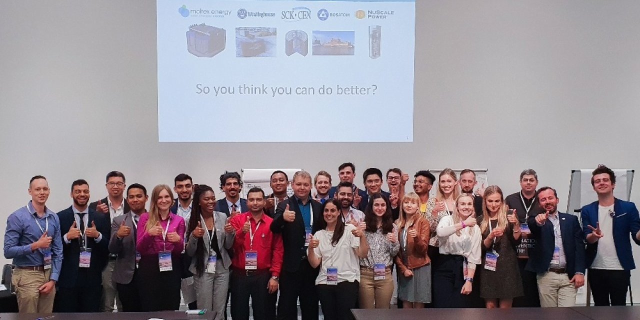 Akkuyu NGS temsilcisinin yer aldığı ekip, Uluslararası Gençlik Kongresinde şirketlerini başarıyla temsil etti