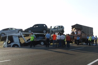 Kamyon TIR'a çarptı: 1 ölü, 3 yaralı