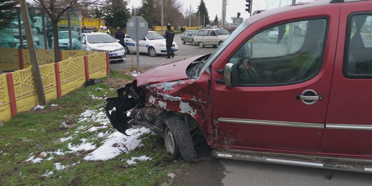 Akşehir'de trafik kazası: 2 yaralı