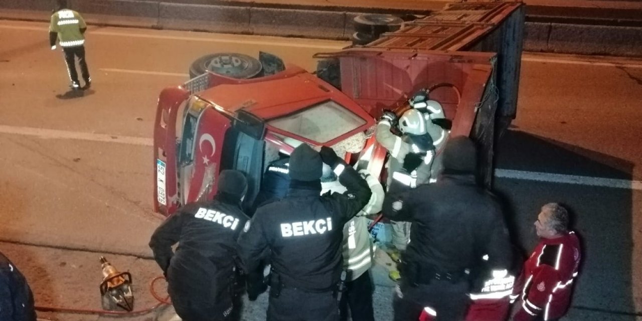 TEM Otoyolu bağlantısında korkunç kaza; 2 kişi ağır yaralandı