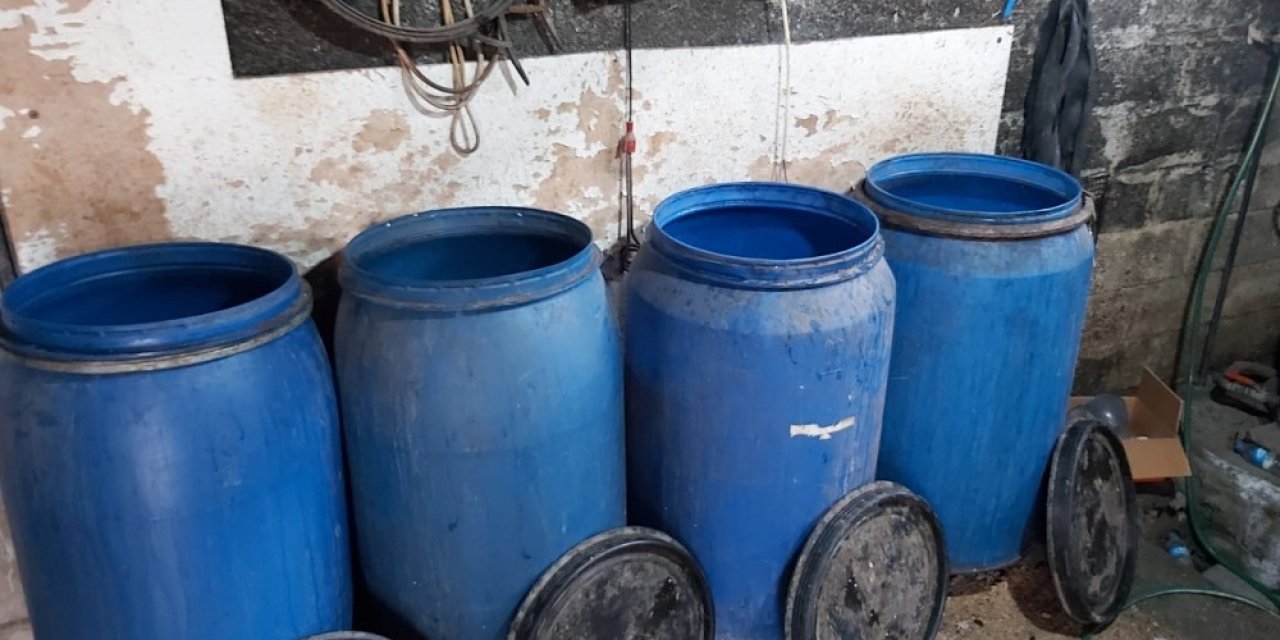 Adana’da 3 bin 650 litre kaçak içki ele geçirildi