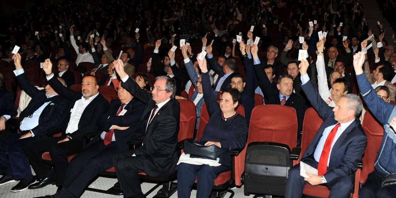 Galatasaray’da genel kurul toplantısı ertelendi