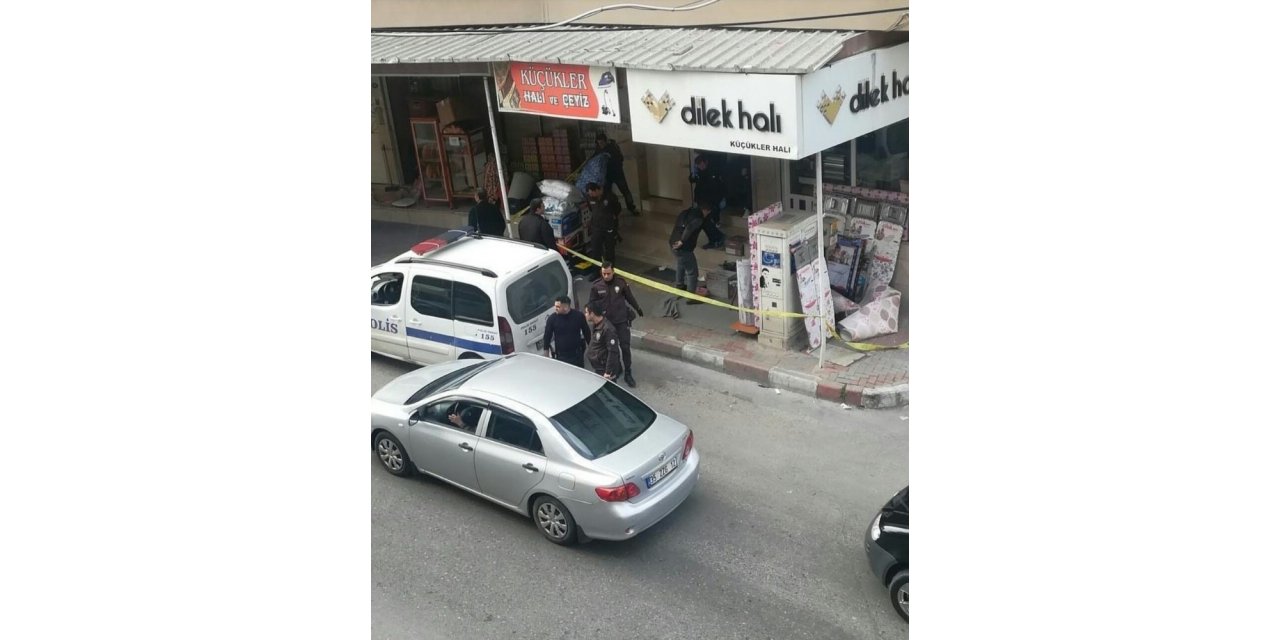 İzmir’de iş yeri önünde işlenen cinayetle ilgili 2 tutuklama