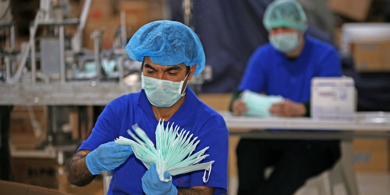 İhracatı durduran maske üreticileri iç talebe yetişmeye çalışıyor