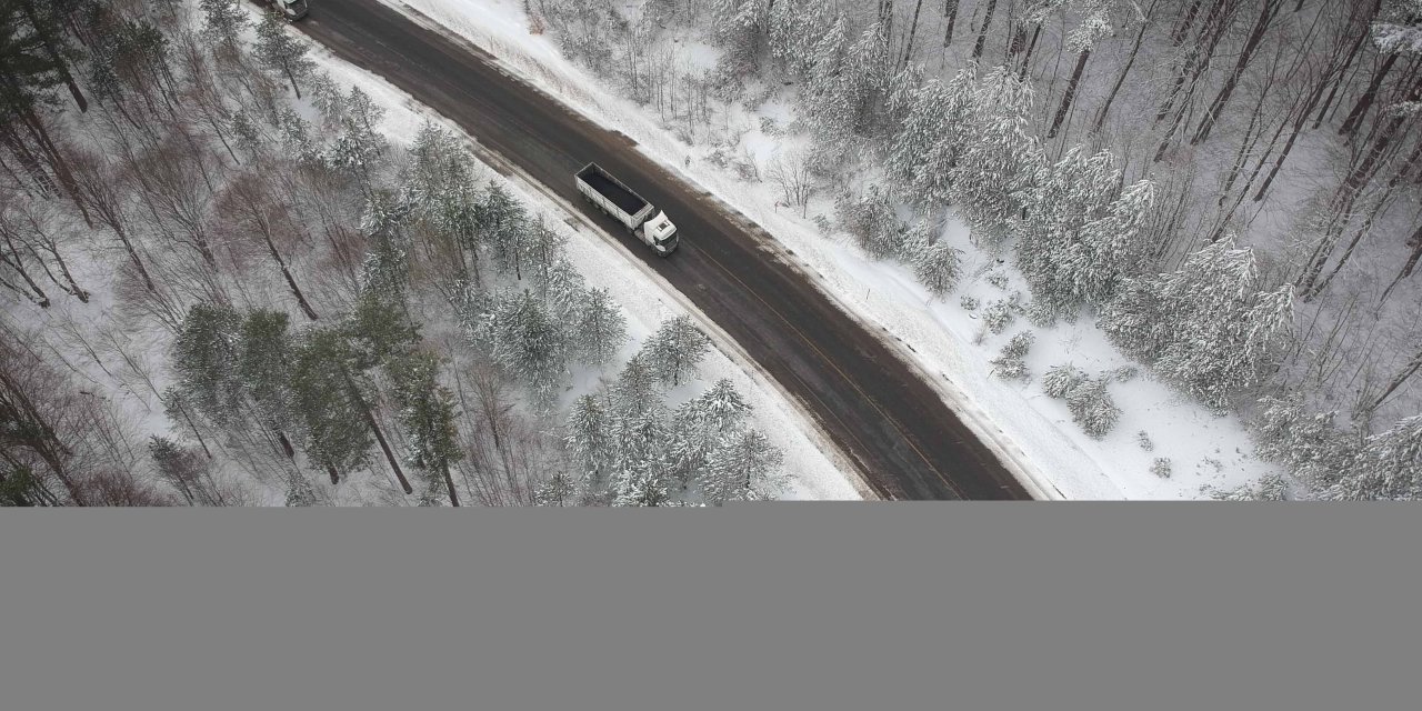 Kar yağışı Domaniç Dağları'nı beyaza bürüdü