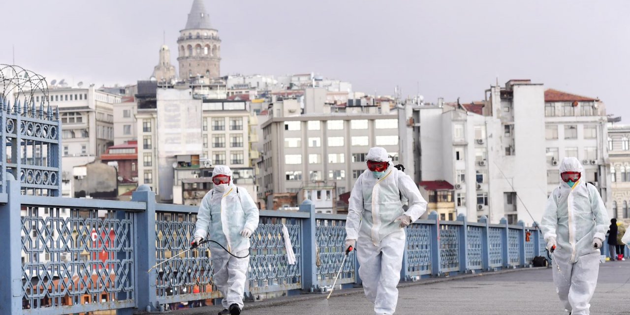 Beyoğlu'nda dezenfekte çalışmaları sürüyor