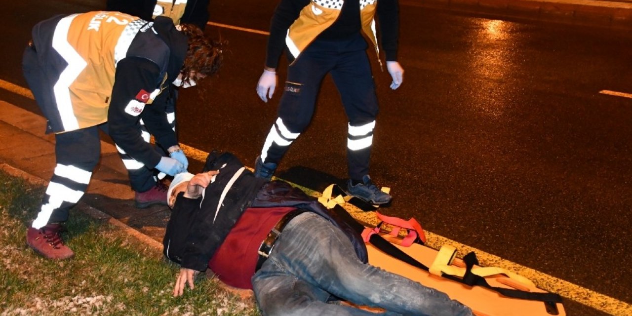 Yaşlı adamı önce darp etti, sonra kafasına cam şişeyle vurarak yaraladı