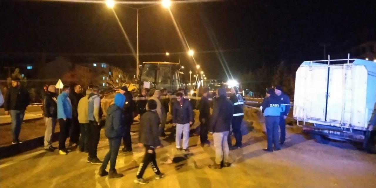 İşçiler göçük altında kaldı