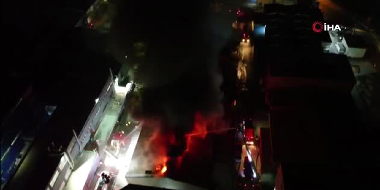 Esenyurt’ta kimyasal boya ve plastik ürünler fabrikasında yangın