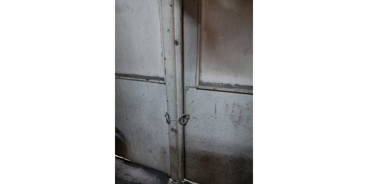 Altındağ'da kaçak maske üreten işletme mühürlendi