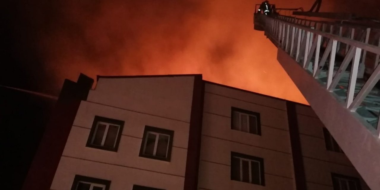 Denizli’de kuru meyve ve bakliyat fabrikasında yangın