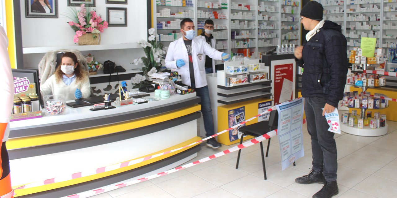 Konya'da eczanelerde şeritli önlem