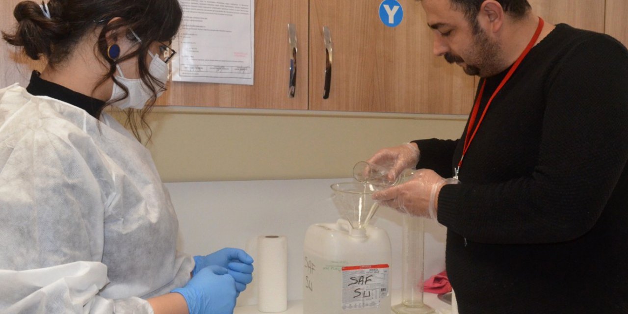 Kırşehir'de İl Sağlık Müdürlüğü bünyesinde el dezenfektanı üretimine başlandı