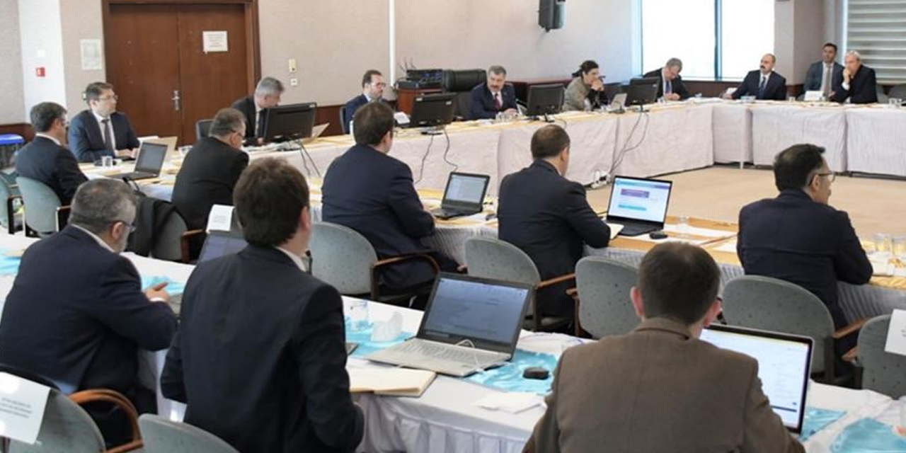 Sağlık Bakanı Koca, Dr. Siyami Ersek Hastanesinde koordinasyon toplantısına katıldı