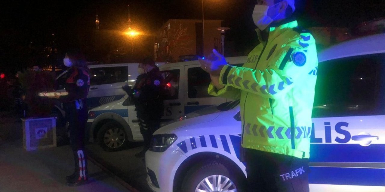 Saha arkadaşlarına destek oldular