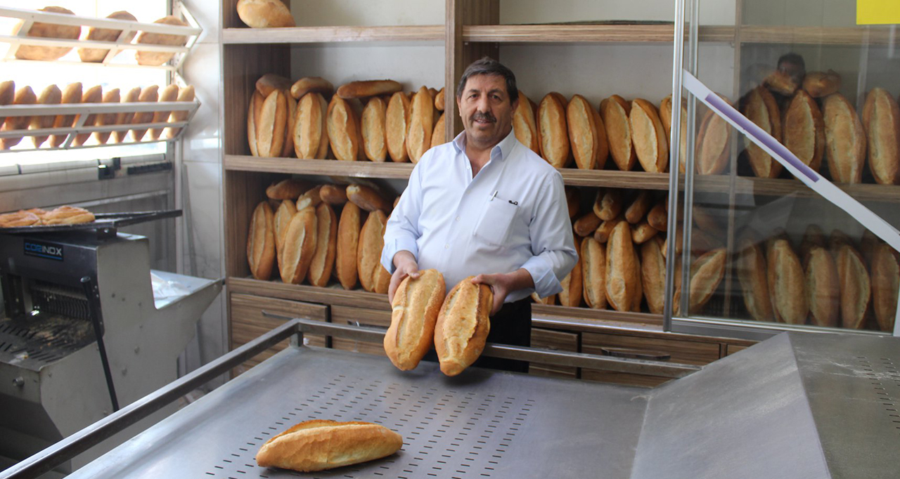 Yunak'ta sağlık çalışanlarına ücretsiz ekmek