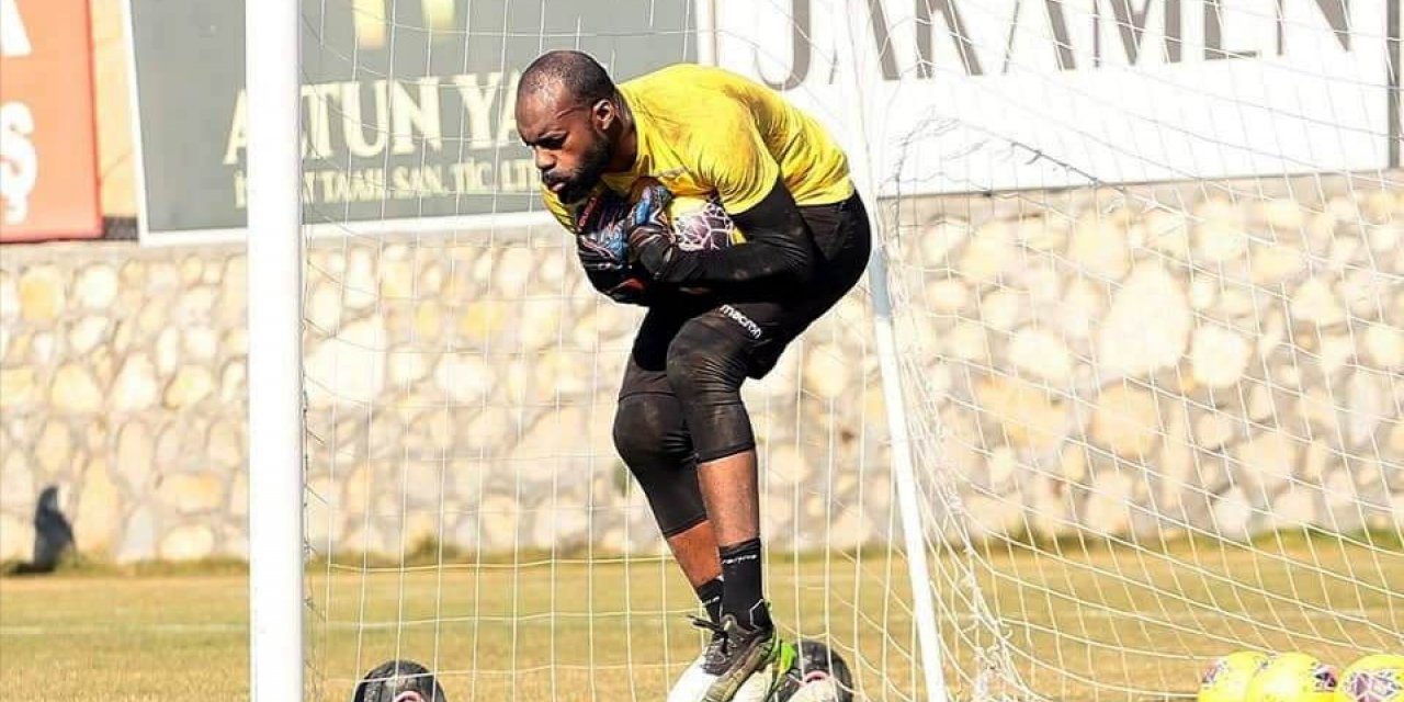 Yeni Malatyasporlu futbolculardan ’Evde kal’ çağrısı