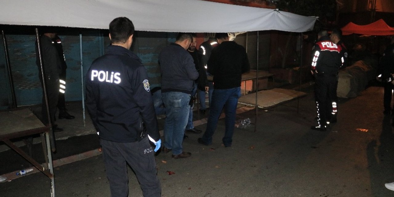 Adana’da pazar yerinde silahlı bıçaklı kavga: 1 ölü, 2 yaralı