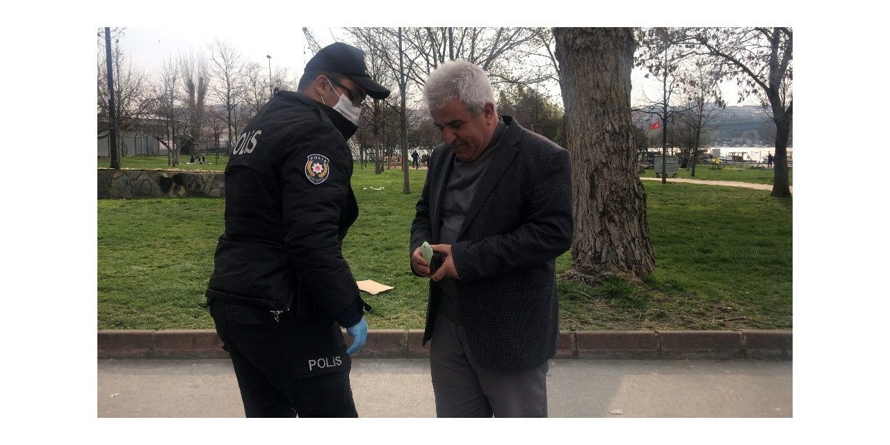 İstanbul’da yasağa uymayan yaşlılar ilginç görüntüler oluşturdu