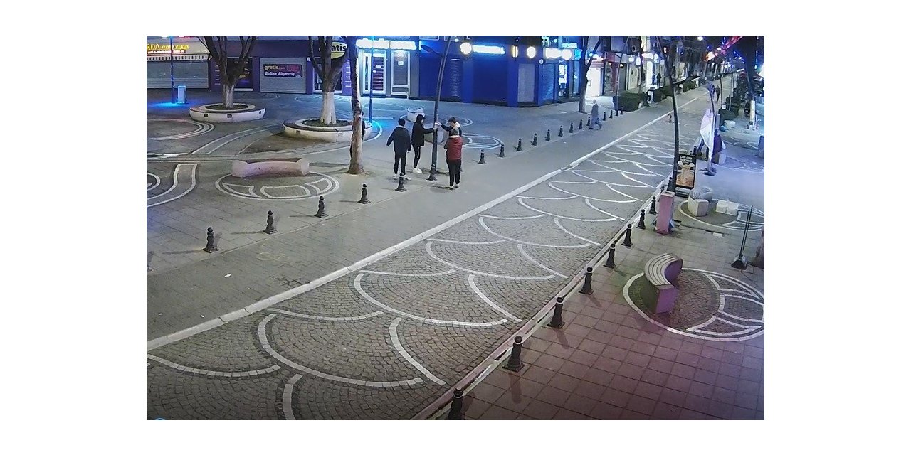 Vatandaş için konulan dezenfektanı çaldılar