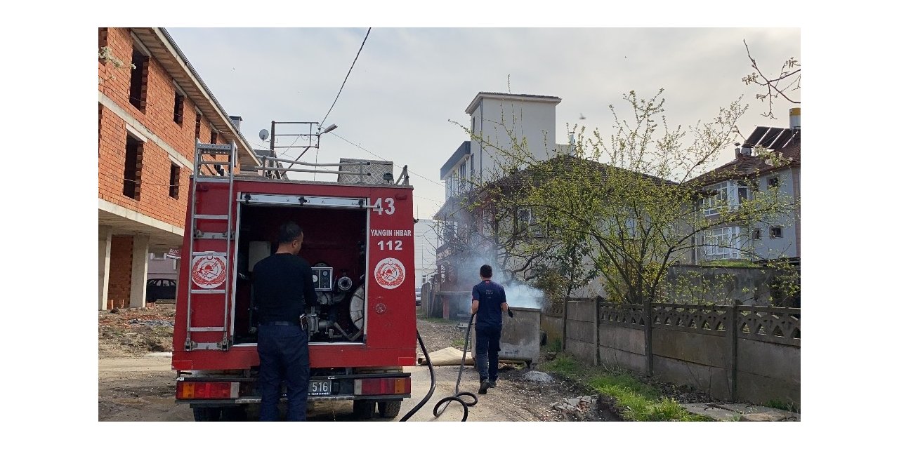 İtfaiye ekipleri çöp yangınını söndürdü