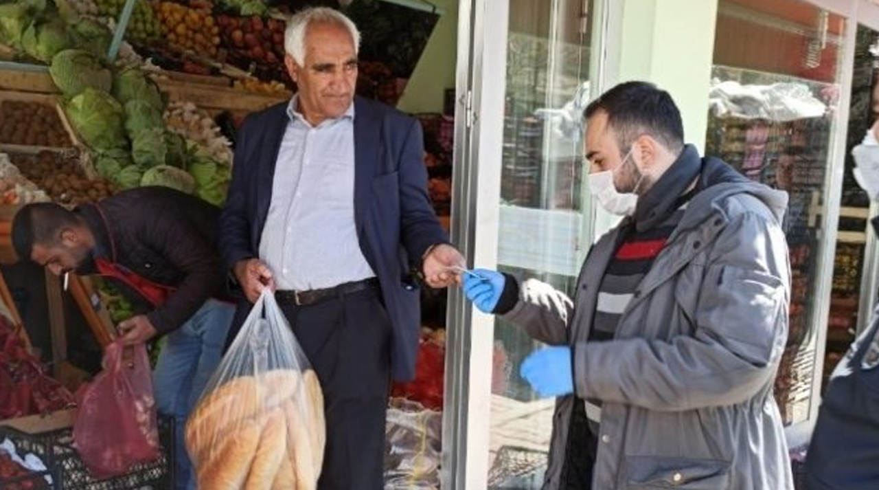 Yasağa uymayan 65 yaş üstü 5 kişiye para cezası kesildi