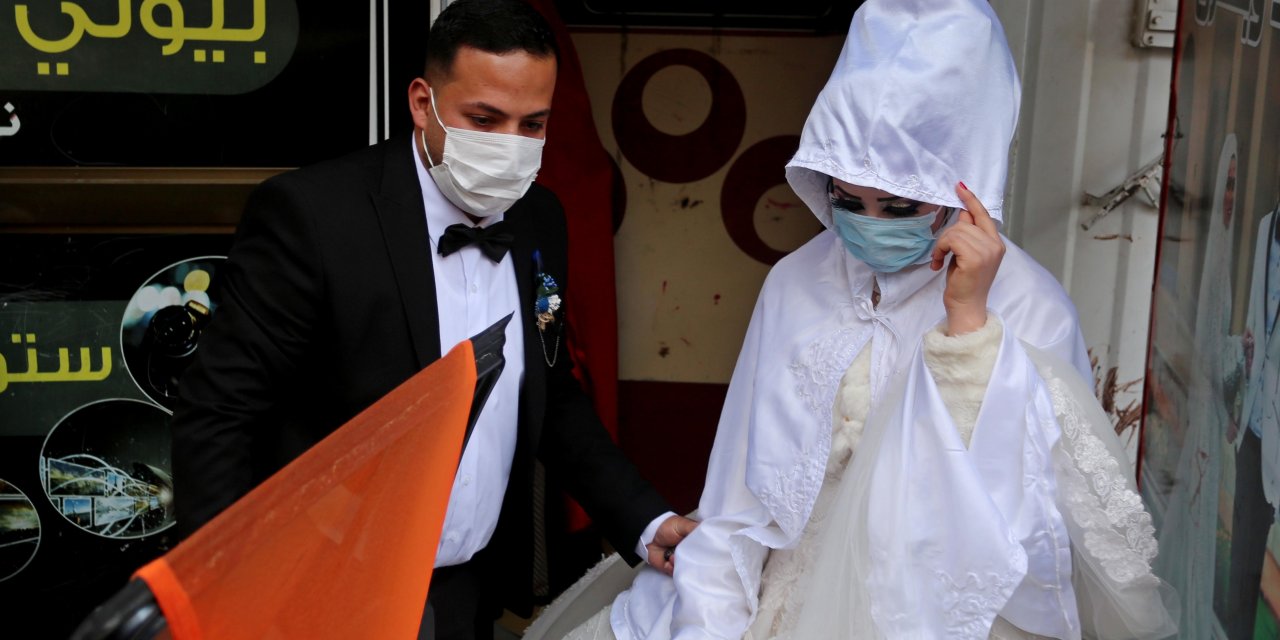 Gazze'deki düğünler koronavirüs engeline takılıyor