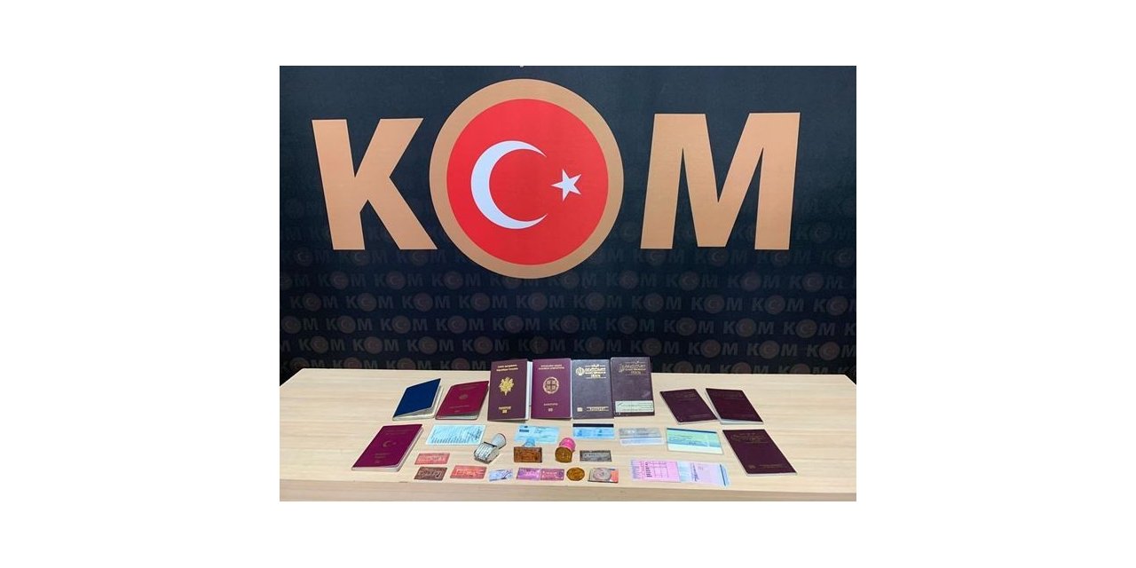 Sahte kimlik ve pasaport yapan 2 şahıs polis tarafından yakalandı